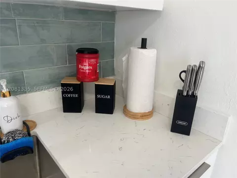 Kitchen - 4901 NW 177th St, Miami Gardens, FL 33055 photo 9 of 10
