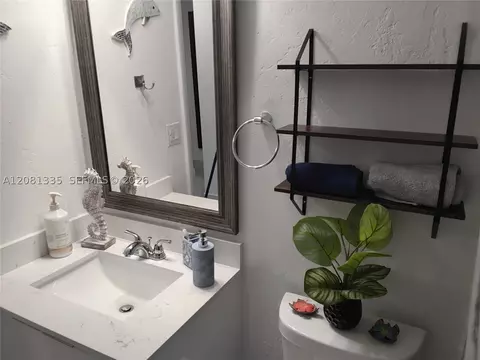 Bath - 4901 NW 177th St, Miami Gardens, FL 33055 photo 3 of 10