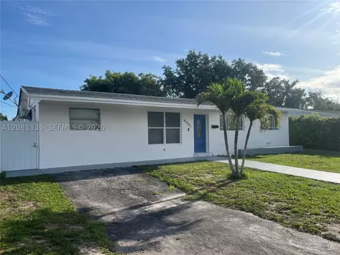Exterior - 4901 NW 177th St, Miami Gardens, FL 33055 photo 2 of 6