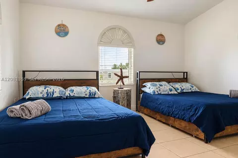 Bedroom - 350 Hazel St, Key Largo, FL 33037 photo 1 of 3