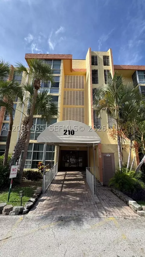 210 172nd St #144, Sunny Isles Beach, FL 33160