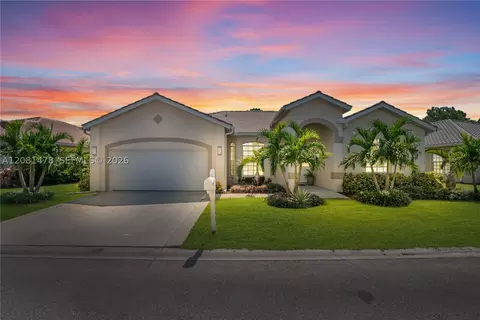 11142 Lakeland Cir, Fort Myers, FL 33913