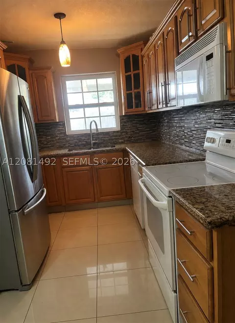 758 E 20th St, Hialeah, FL 33013 photo 3