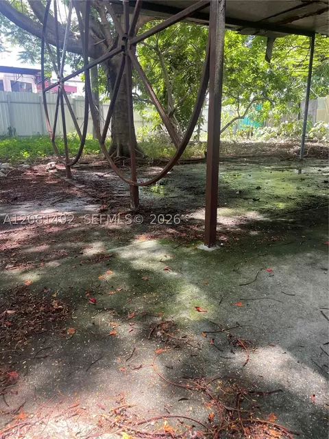 758 E 20th St, Hialeah, FL 33013 photo 9