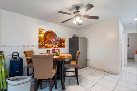 Dining - 985 SE 2nd Pl, Hialeah, FL 33010 photo 1 of 2