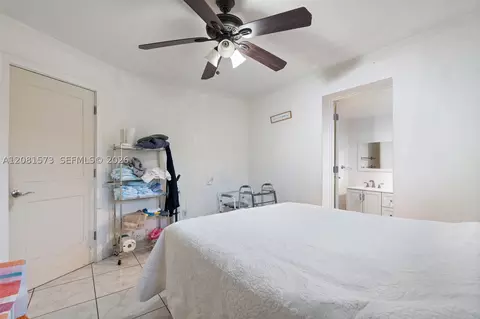 Bedroom - 985 SE 2nd Pl, Hialeah, FL 33010 photo 3 of 7