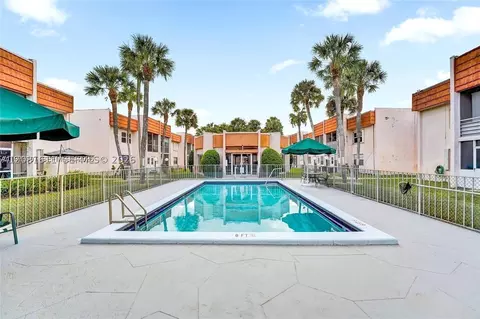 7610 Stirling Rd #207C, Hollywood, FL 33024