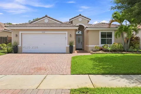1521 SW 194th Ter, Pembroke Pines, FL 33029