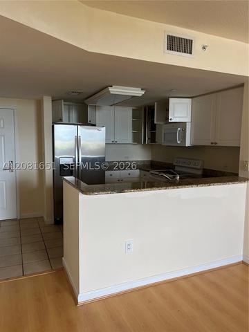 19501 W Country Club Dr #611, Aventura, FL 33180