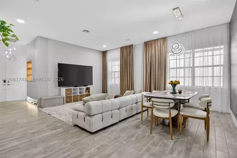 11174 NW 72nd Pl, Parkland, FL 33076