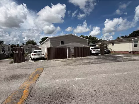 220 NE 12th Ave, Homestead, FL 33030