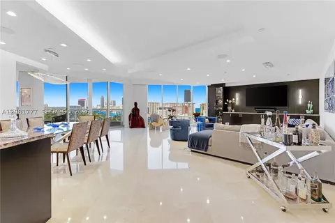 21200 NE Point Pl #1404, Aventura, FL 33180