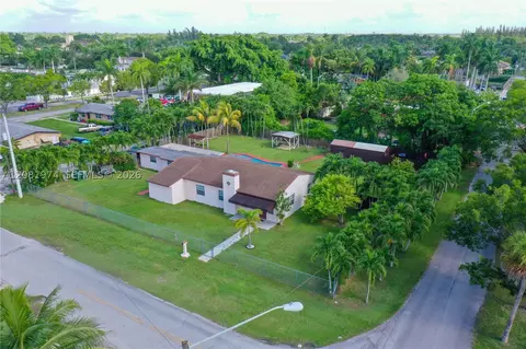 141 NE 14th St, Homestead, FL 33030