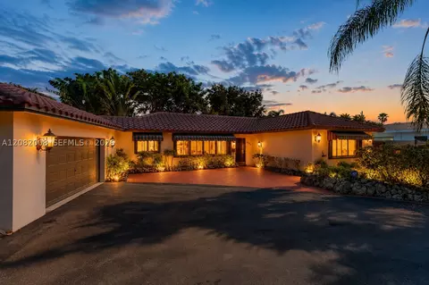 2533 NE 35th Dr, Fort Lauderdale, FL 33308