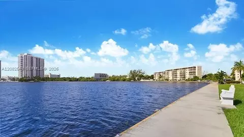 2861 Leonard Dr #F207, Aventura, FL 33160