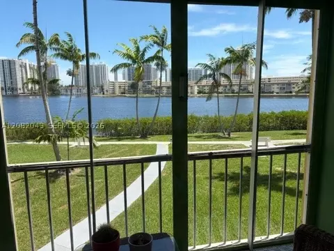 2861 Leonard Dr #F207, Aventura, FL 33160