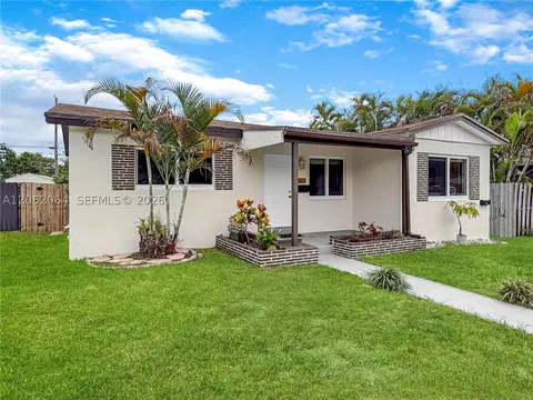 2728 Dewey St, Hollywood, FL 33020