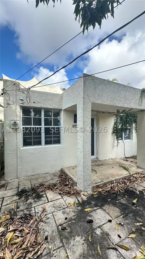 2228 SW 58th Ct, Miami, FL 33155