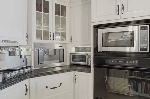 Kitchen - 19670 Beach Rd #PHB4, Tequesta, FL 33469 photo 5 of 5