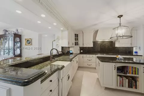 Kitchen - 19670 Beach Rd #PHB4, Tequesta, FL 33469 photo 1 of 5