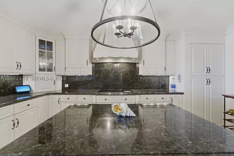 Kitchen - 19670 Beach Rd #PHB4, Tequesta, FL 33469 photo 3 of 5