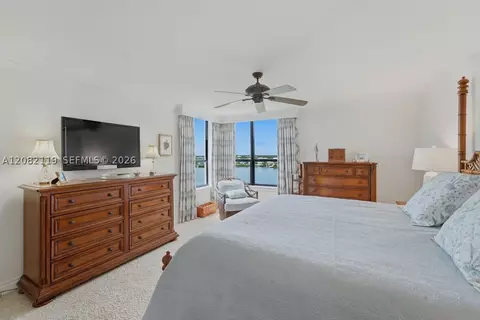 Bedroom - 19670 Beach Rd #PHB4, Tequesta, FL 33469 photo 2 of 5