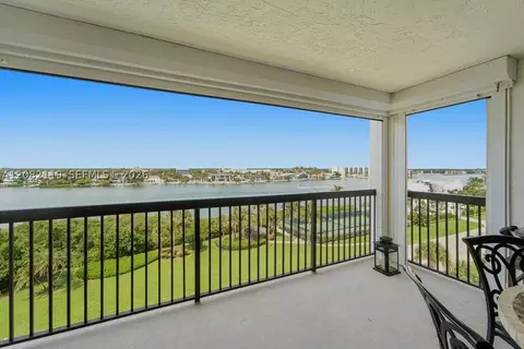 View/Area - 19670 Beach Rd #PHB4, Tequesta, FL 33469 photo 7 of 16