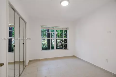 Bedroom - 119 Harbor Dr, Key Biscayne, FL 33149 photo 1 of 3