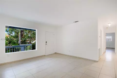 Living - 119 Harbor Dr, Key Biscayne, FL 33149 photo 1 of 2
