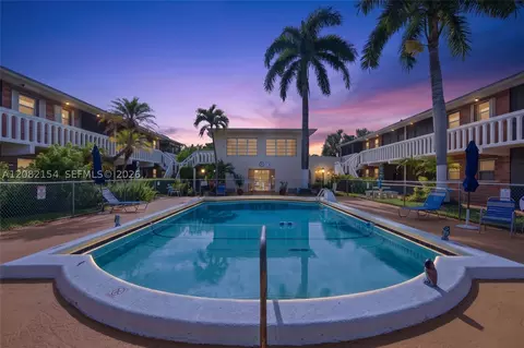 160 NE 8th Ave #1A, Hallandale Beach, FL 33009