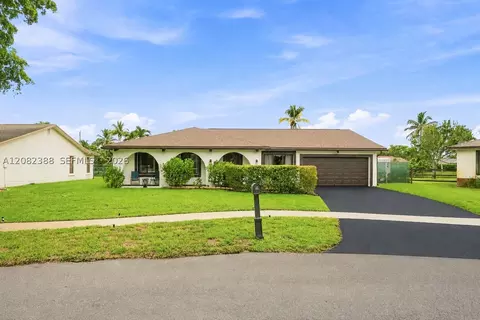 8656 SW 50th St, Cooper City, FL 33328