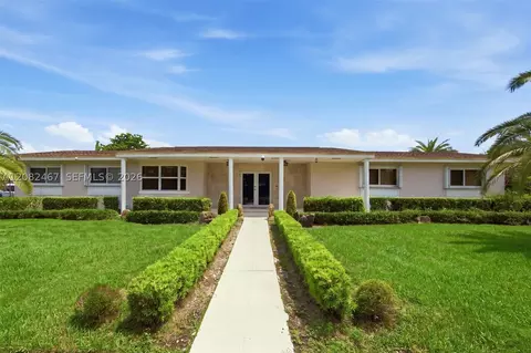 18545 SW 82nd Ave, Cutler Bay, FL 33157