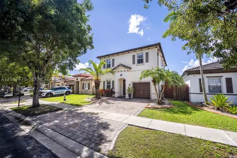 2300 NE 3rd Ct, Homestead, FL 33033