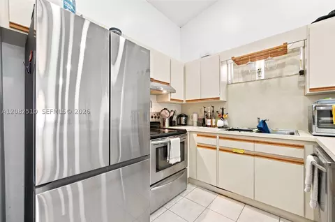 Kitchen - 7330 W 30th Ave, Hialeah, FL 33018 photo 2 of 4