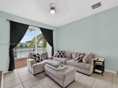 1030 NE 42nd Ter, Homestead, FL 33033