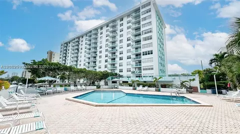 2841 NE 163rd St #402, North Miami Beach, FL 33160