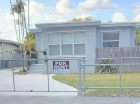 10783 SW 6th St, Sweetwater, FL 33174