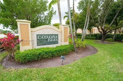 5741 Isles Cir, Tamarac, FL 33321