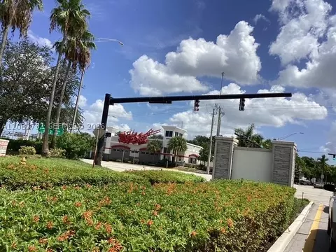 4915 NW 47th Ter, Tamarac, FL 33319