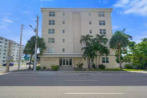 1901 S Ocean Dr #303, Hollywood, FL 33019