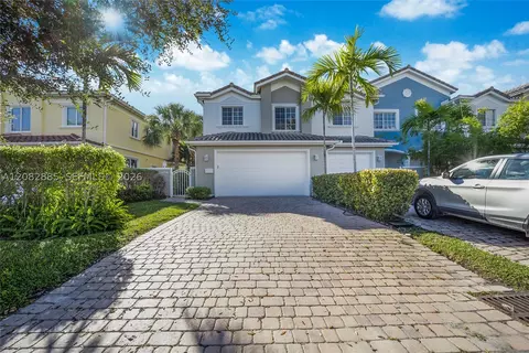 2656 NE 30th Pl, Fort Lauderdale, FL 33306