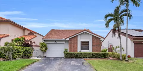 17624 NW 63rd Ct, Hialeah, FL 33015