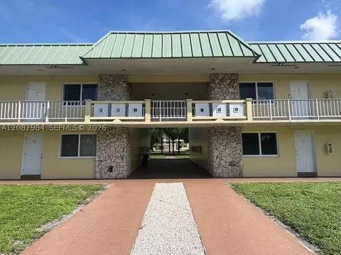 505 NW 177th St #128, Miami Gardens, FL 33169
