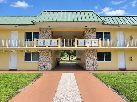 505 NW 177th St #128, Miami Gardens, FL 33169
