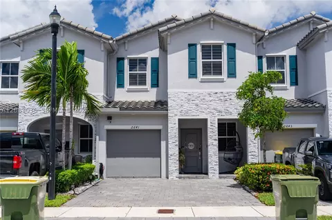 2641 SE 12th St, Homestead, FL 33035