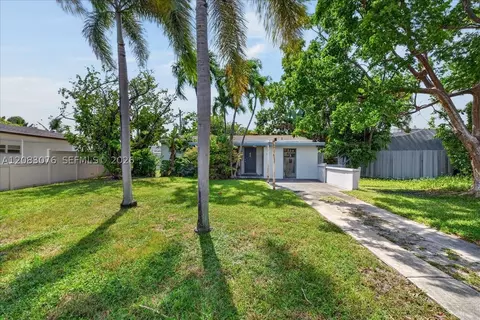 5619 NE 6th Ave, Oakland Park, FL 33334