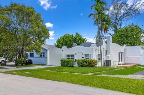 1726 Roosevelt St, Hollywood, FL 33020