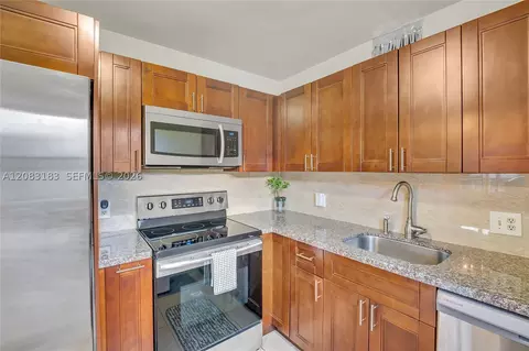 150 SW 134th Way #304R, Pembroke Pines, FL 33027