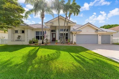 2825 Fairways Dr, Homestead, FL 33035