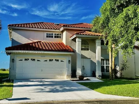 10664 Oak Lake Way, Boca Raton, FL 33498